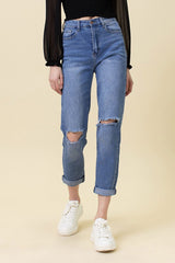 High quality stitching. Five pocket styling. Belt loops at waistband. ripped knees.