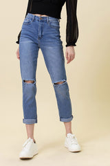 High quality stitching. Five pocket styling. Belt loops at waistband. ripped knees.