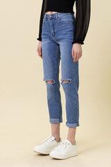 High quality stitching. Five pocket styling. Belt loops at waistband. ripped knees.