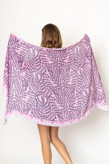 Solid Leaves Print Scarf