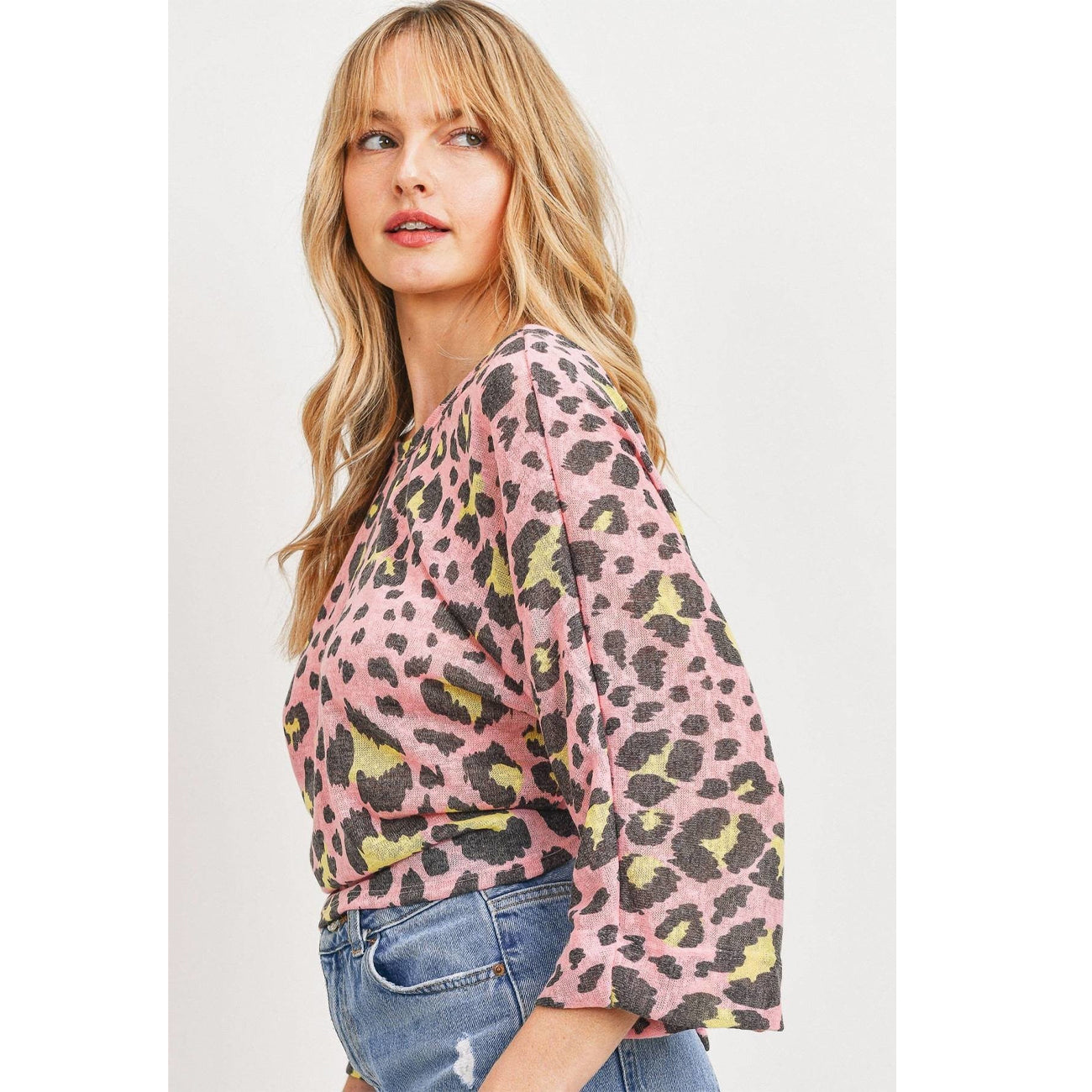 Leopard Crew Neck Knit Back Opened Short Sleeve Top