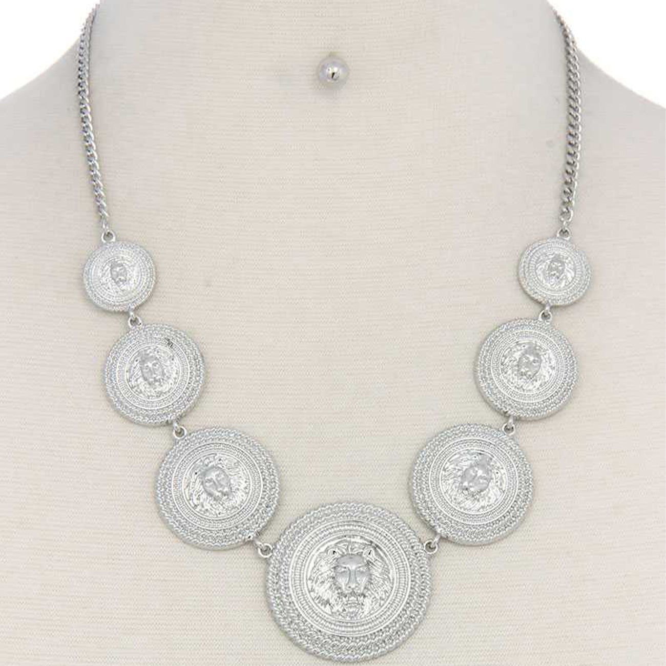 Lion Head Circle Linked Necklace