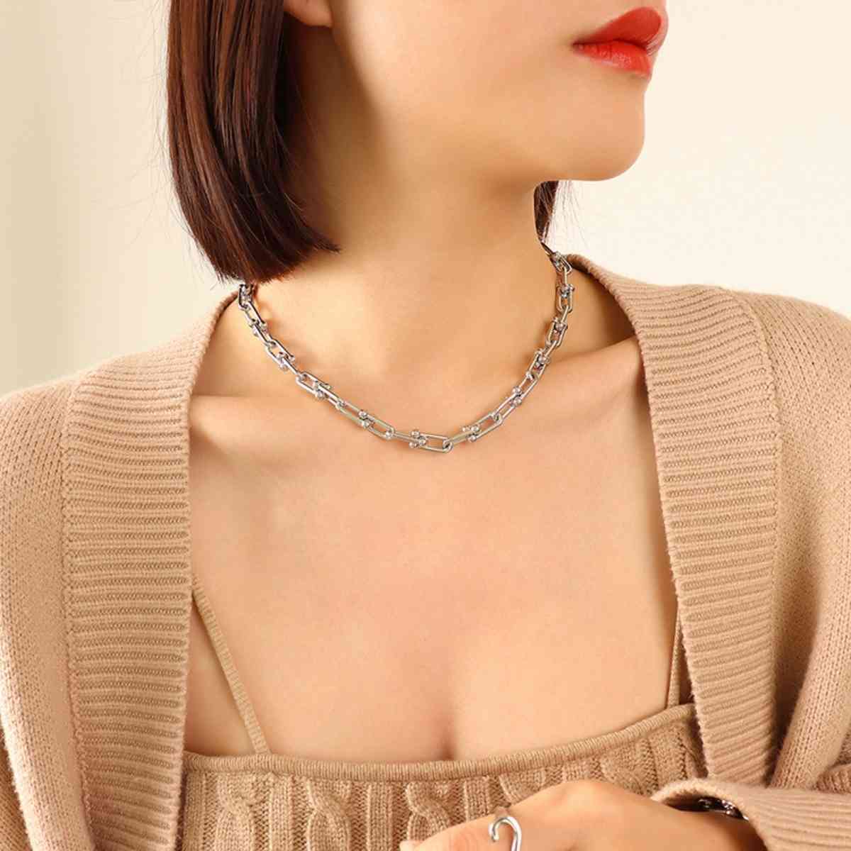 Color Metal Oval Link Necklace